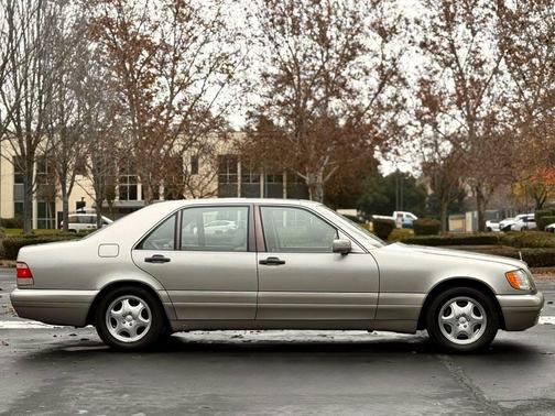 1999 Mercedes-Benz S-Class S 320 LWB Sedan 4D