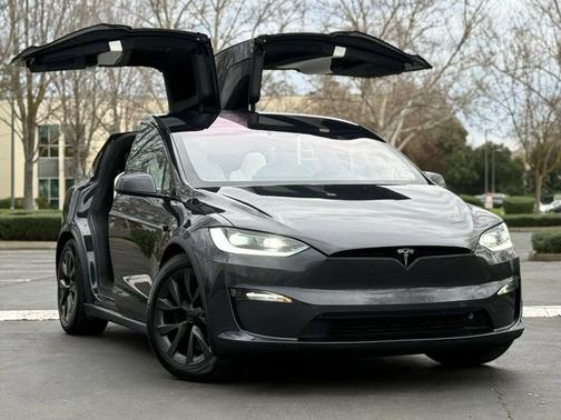 2023 Tesla Model X Standard Range