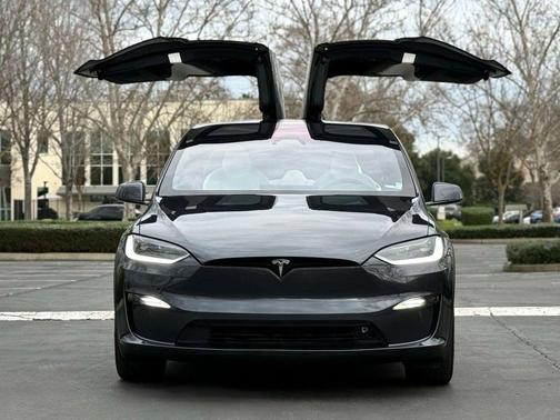 2023 Tesla Model X Standard Range