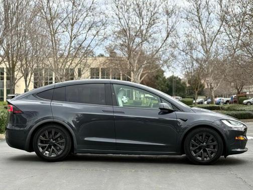 2023 Tesla Model X Standard Range