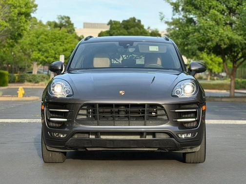 2016 Porsche Macan Macan Turbo