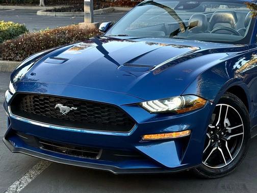 2022 Ford Mustang EcoBoost Premium