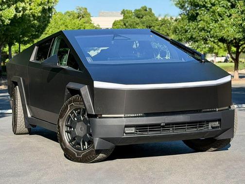 Stainless Steel 2024 Tesla Cybertruck Cyberbeast