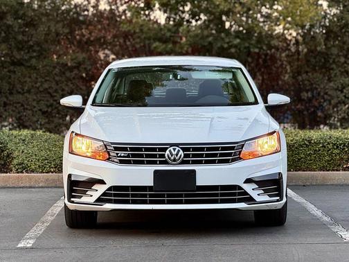 2018 Volkswagen Passat 2.0T R-Line