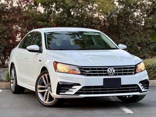 2018 Volkswagen Passat 2.0T R-Line