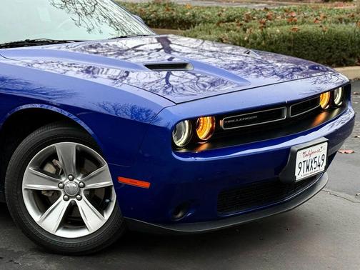 2021 Dodge Challenger SXT