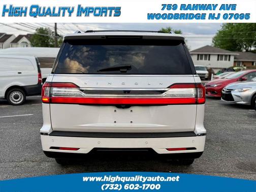 White Platinum Metallic Tri-Coat 2018 Lincoln Navigator Select