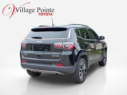 Diamond Black Crystal Pearlcoat 2023 Jeep Compass Limited
