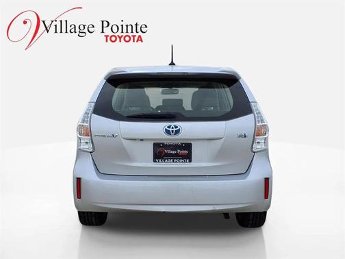 2014 Toyota Prius v Five