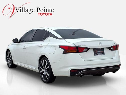 Glacier White 2019 Nissan Altima 2.5 SR