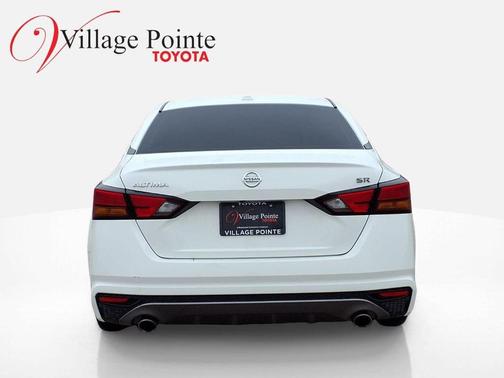 Glacier White 2019 Nissan Altima 2.5 SR