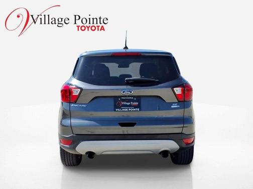 Magnetic 2019 Ford Escape SE