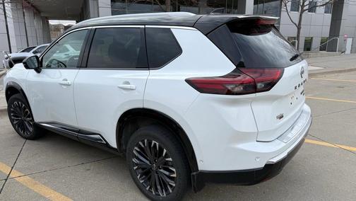 2024 Nissan Rogue Platinum