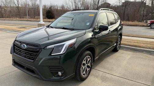 2023 Subaru Forester Premium