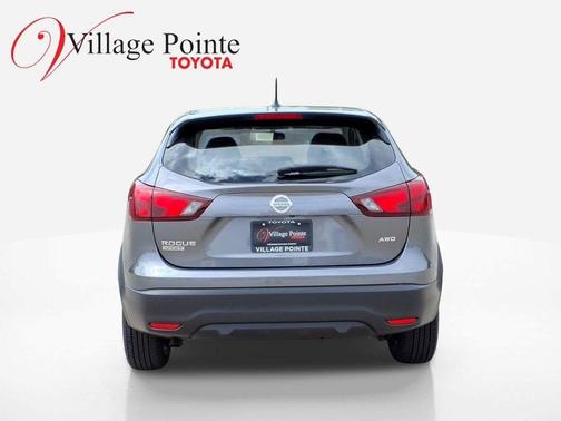 Gun Metallic 2019 Nissan Rogue Sport S