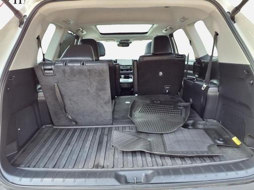 Coastal Cream 2024 Toyota Grand Highlander Platinum