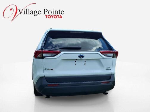 Ice Cap 2023 Toyota RAV4 Hybrid XLE