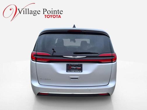 Silver Mist Clearcoat 2024 Chrysler Pacifica Touring L