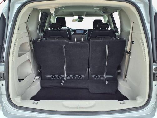 Silver Mist Clearcoat 2024 Chrysler Pacifica Touring L