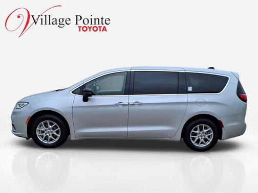 Silver Mist Clearcoat 2024 Chrysler Pacifica Touring L