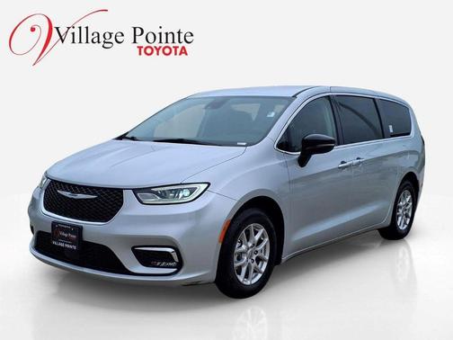 Silver Mist Clearcoat 2024 Chrysler Pacifica Touring L