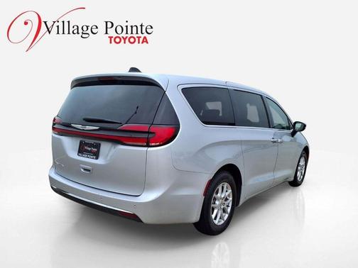 Silver Mist Clearcoat 2024 Chrysler Pacifica Touring L