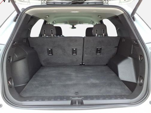 Silver Ice Metallic 2018 Chevrolet Equinox LT