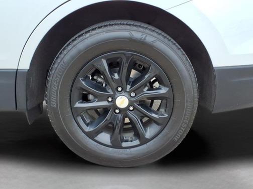 Silver Ice Metallic 2018 Chevrolet Equinox LT