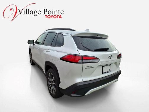 Wind Chill Pearl 2024 Toyota Corolla Cross XLE