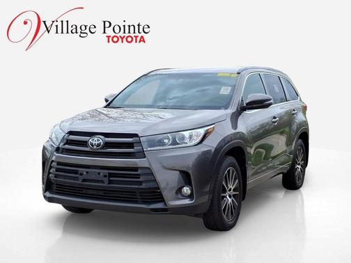 Predawn Gray Mica 2018 Toyota Highlander SE