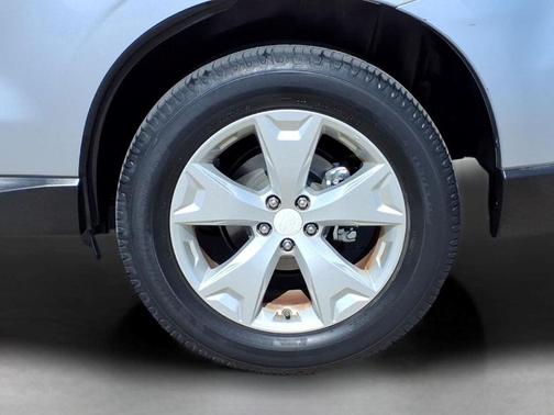 Ice Silver Metallic 2015 Subaru Forester 2.5i Premium