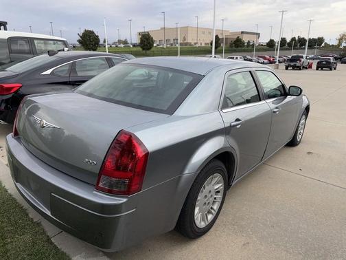 2007 Chrysler 300 Base