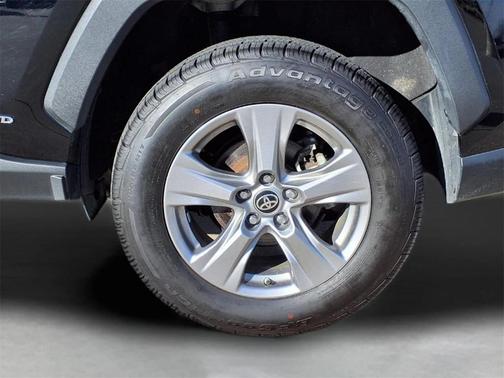 2024 Toyota RAV4 Hybrid LE