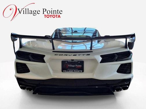 White Pearl Metallic Tricoat 2023 Chevrolet Corvette Stingray w/3LT