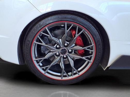 White Pearl Metallic Tricoat 2023 Chevrolet Corvette Stingray w/3LT