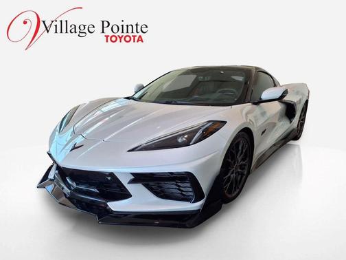 White Pearl Metallic Tricoat 2023 Chevrolet Corvette Stingray w/3LT