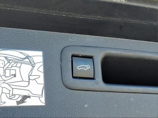 2022 Toyota Highlander Hybrid Platinum