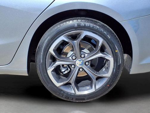 Sterling Gray Metallic 2024 Chevrolet Malibu FWD 1LT