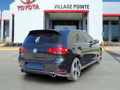 2017 Volkswagen Golf GTI 2.0T SE 4-Door