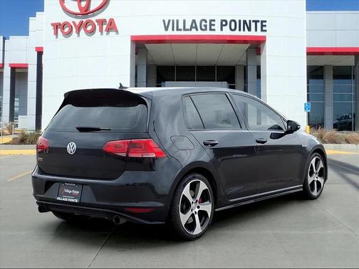 2017 Volkswagen Golf GTI 2.0T SE 4-Door