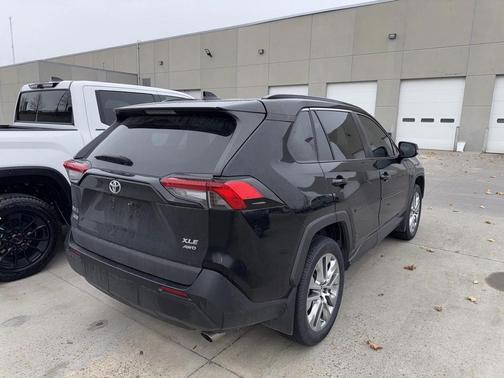 2020 Toyota RAV4 XLE Premium