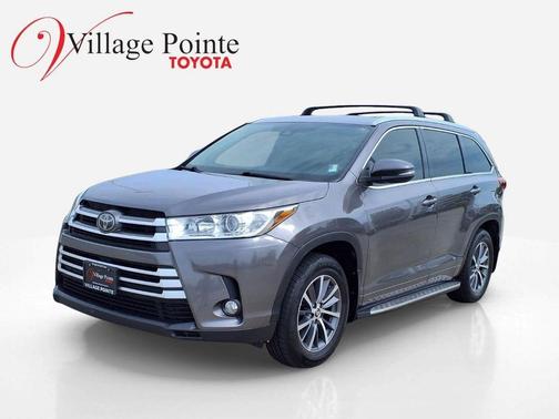 Predawn Gray Mica 2017 Toyota Highlander XLE