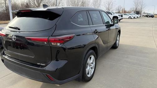 2024 Toyota Highlander LE