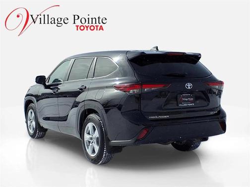 2024 Toyota Highlander LE
