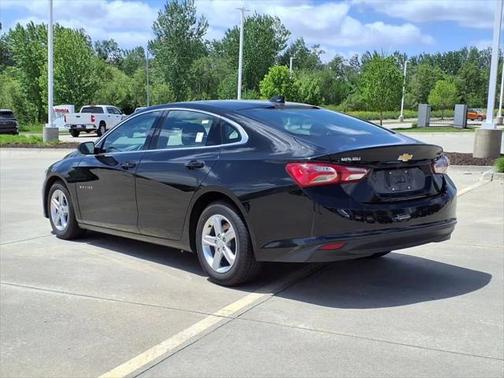 2022 Chevrolet Malibu FWD LT