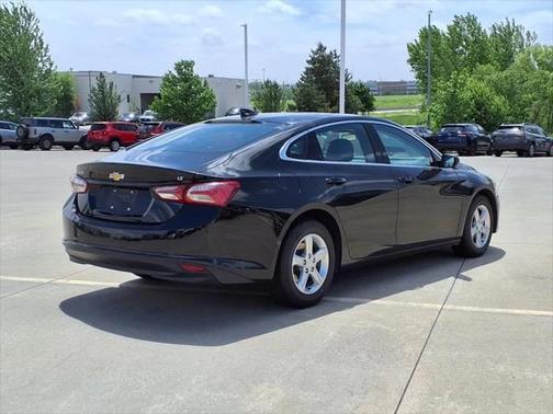 2022 Chevrolet Malibu FWD LT