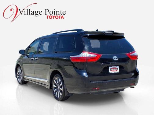 Midnight Black Metallic 2020 Toyota Sienna XLE Premium