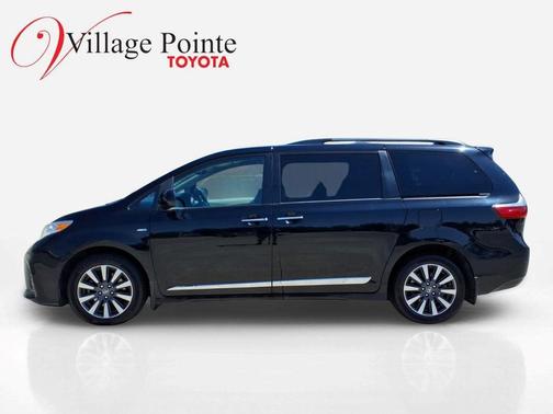 Midnight Black Metallic 2020 Toyota Sienna XLE Premium