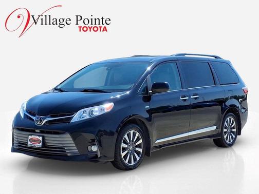 Midnight Black Metallic 2020 Toyota Sienna XLE Premium