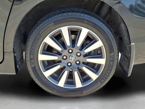 Midnight Black Metallic 2020 Toyota Sienna XLE Premium